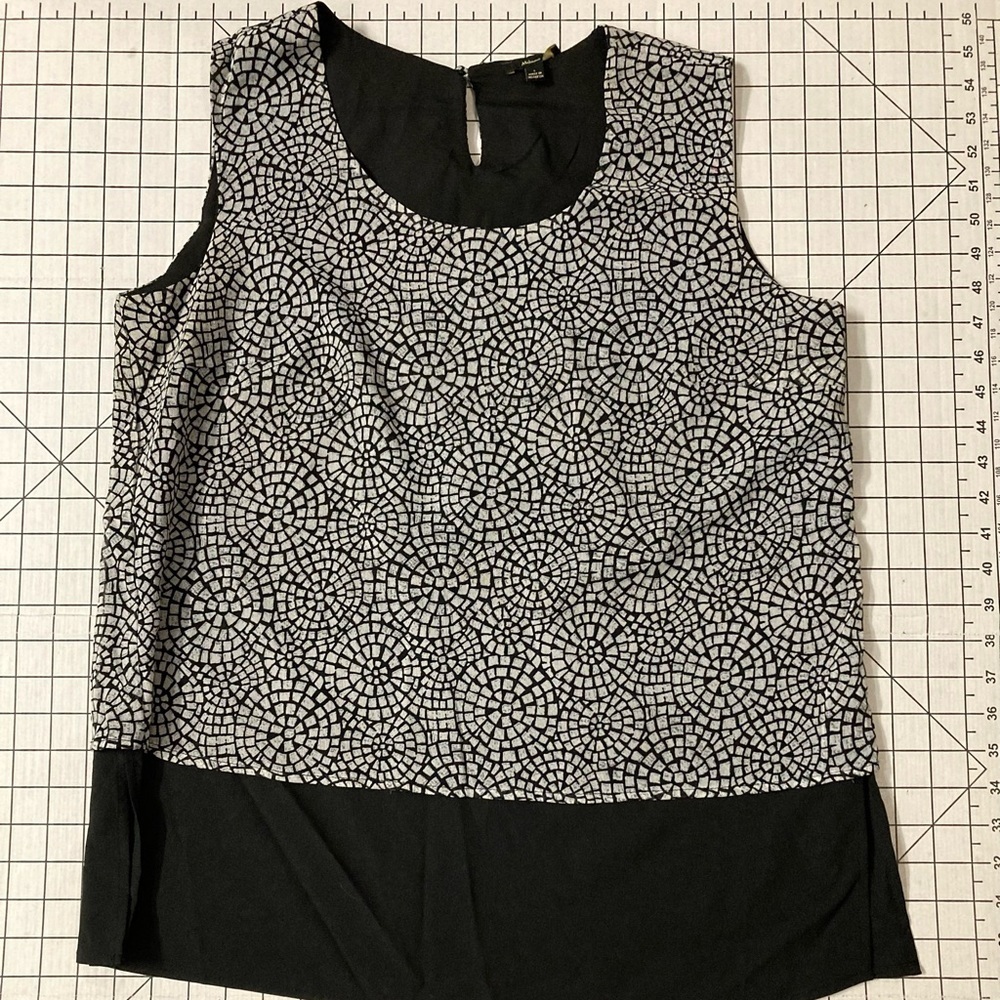 Milano Women’s Size Large Black/White Sleeveless Blouse